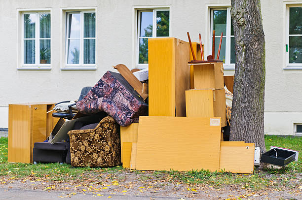 Best Garage Cleanout Services  in Lewistown, IL